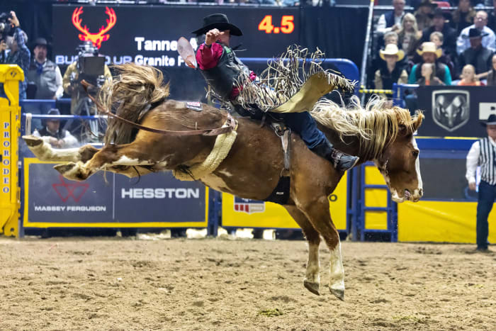 Jacob Lees and Tanner Aus Share Win Round 6 at Fan-less NFR - Sports ...