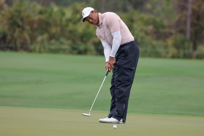 Tiger Woods Wears $200 FootJoy Golf Shoes at PNC Championship - Sports ...