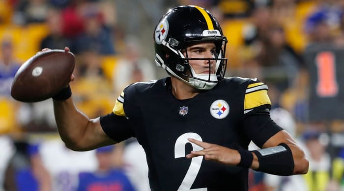 Ben Roethlisberger Weighs In On Whom Should Start At Quarterback For ...