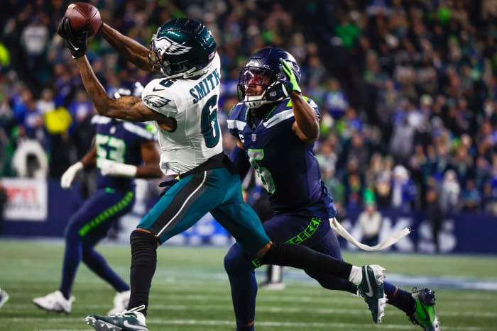 Philadelphia Eagles WR DeVonta Smith Injury Status Revealed Vs. New ...