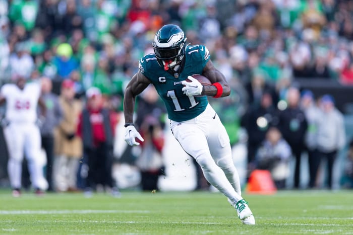 Philadelphia Eagles WR A.J. Brown Injured Vs. Giants, Update On ACL ...