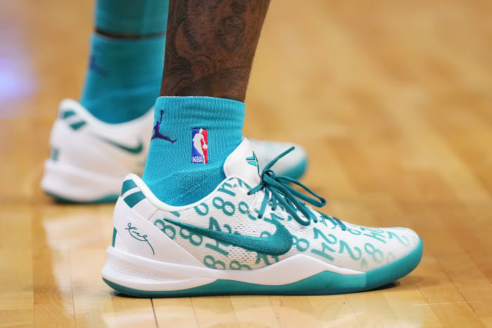 Fans Get First Look at Nike Kobe 8 Protro 'Radiant Emerald' - Sports ...