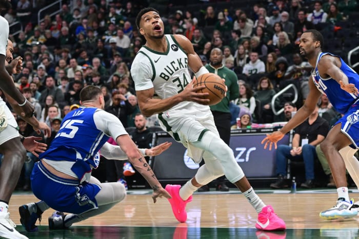 Giannis Antetokounmpo Shrugged Off A Shoulder Injury To Help The Bucks 