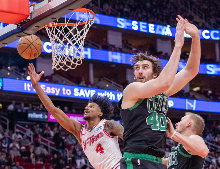 Joe Mazzulla Praises Celtics’ Second Unit After Stepping Up Vs. Rockets ...