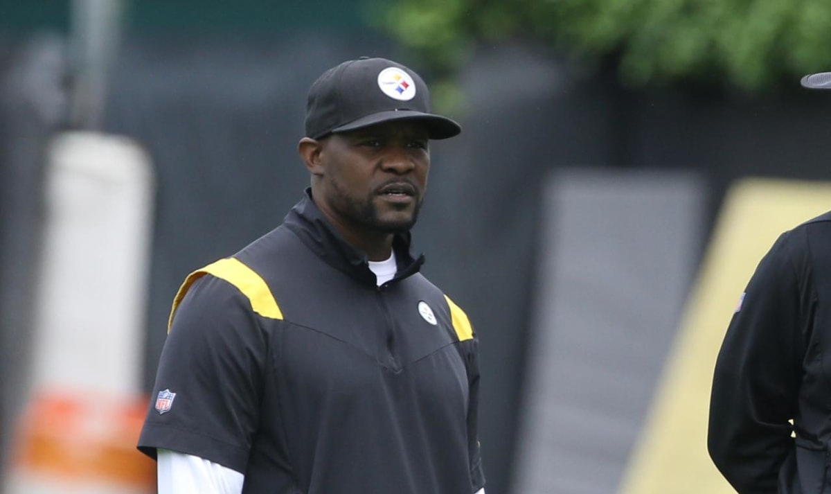 Sean Payton eyeing Brian Flores for Broncos DC role