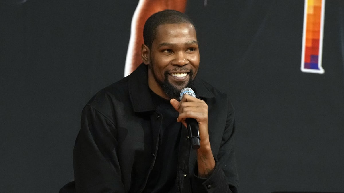 Kevin Durant Accepts Challenge to Win NBA Championship With Suns