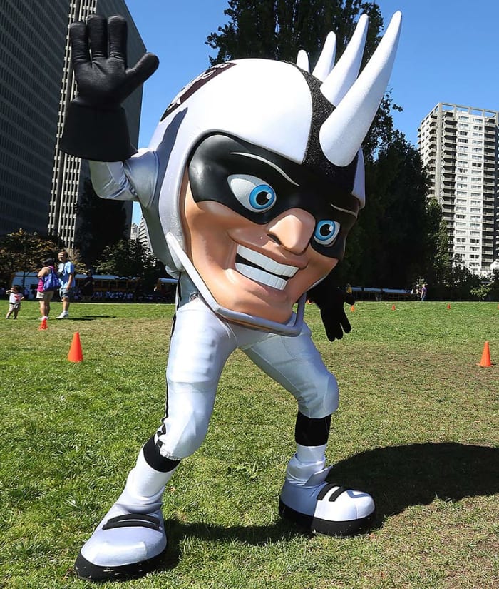 oakland-raiders-mascot-raider-rusherjpg.webp