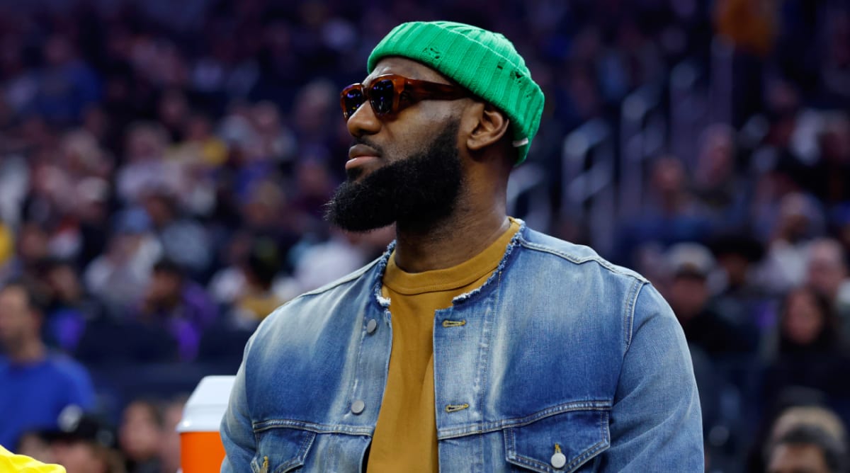 Lebron beanie sales hat