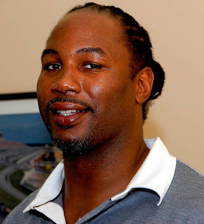 Lennox lewis. Леникс Луис. Льюис боксер. Леннокс Льюис сейчас. Леннокс Льюис прическа.