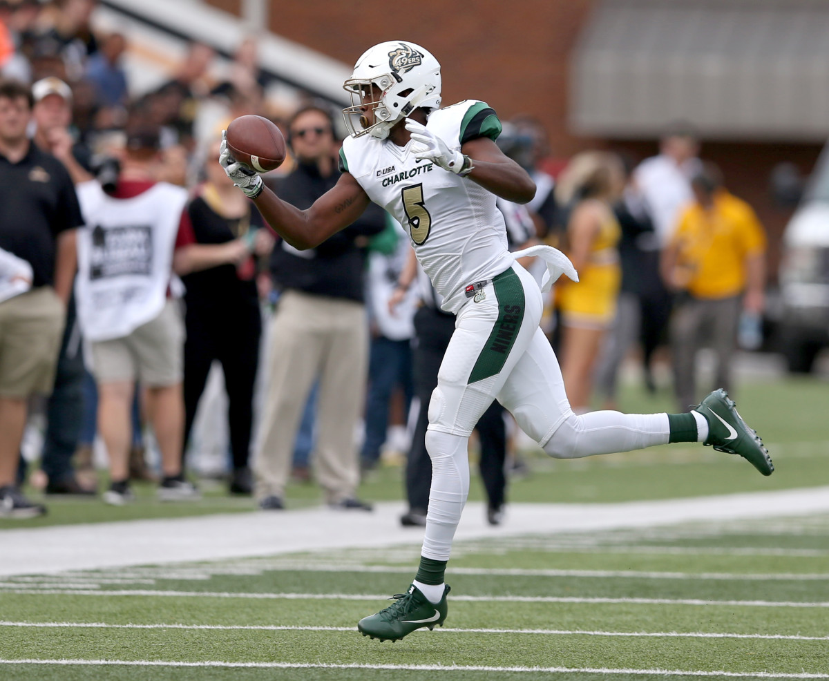 way-too-early-look-charlotte-49ers-sports-illustrated-clemson-tigers