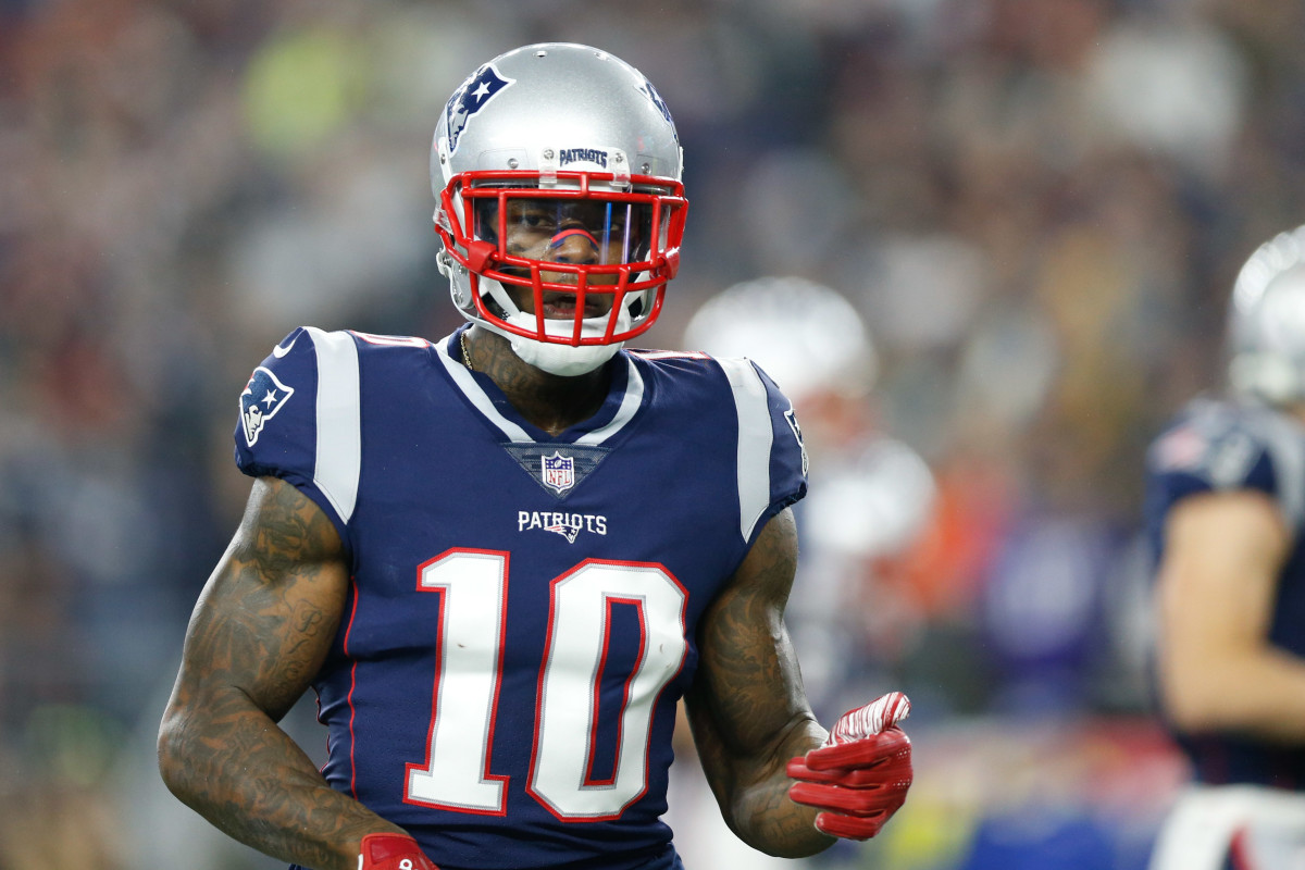 Patriots: Josh Gordon back practicing in full pads