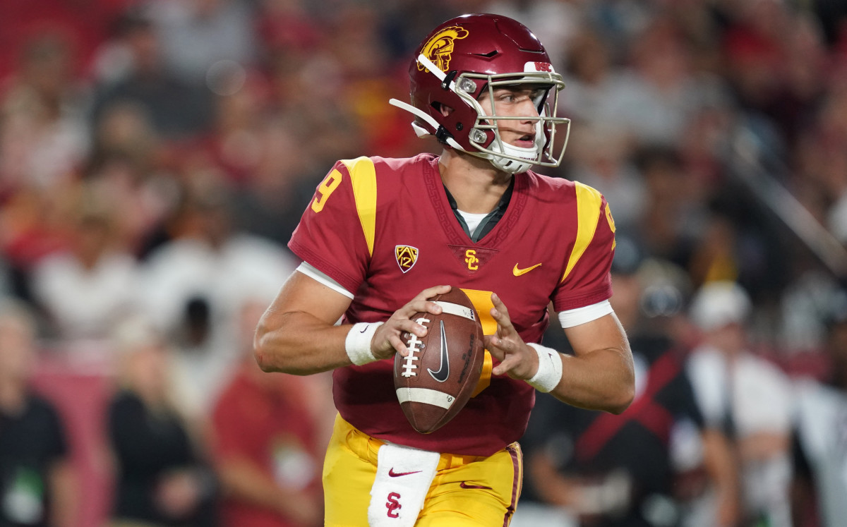 USC QB Kedon Slovis clears concussion protocol, will start versus Notre ...