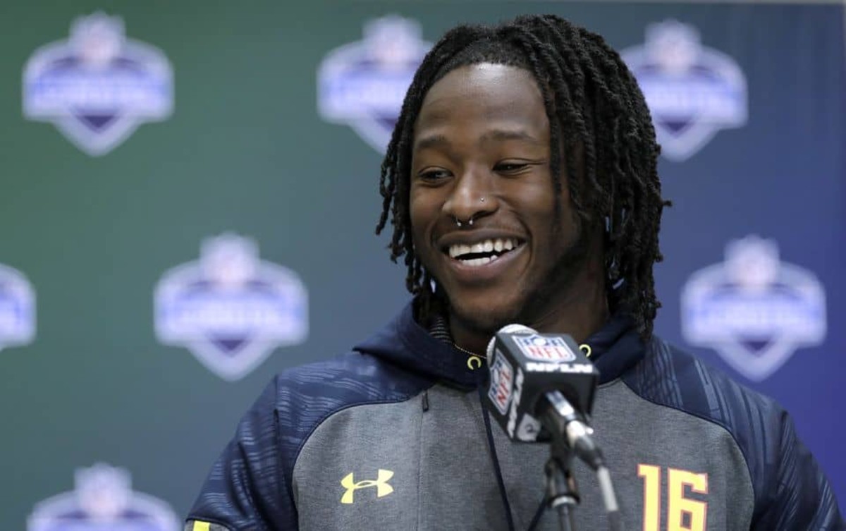 Saints Rookie RB Kamara Wastes No Time Taking 