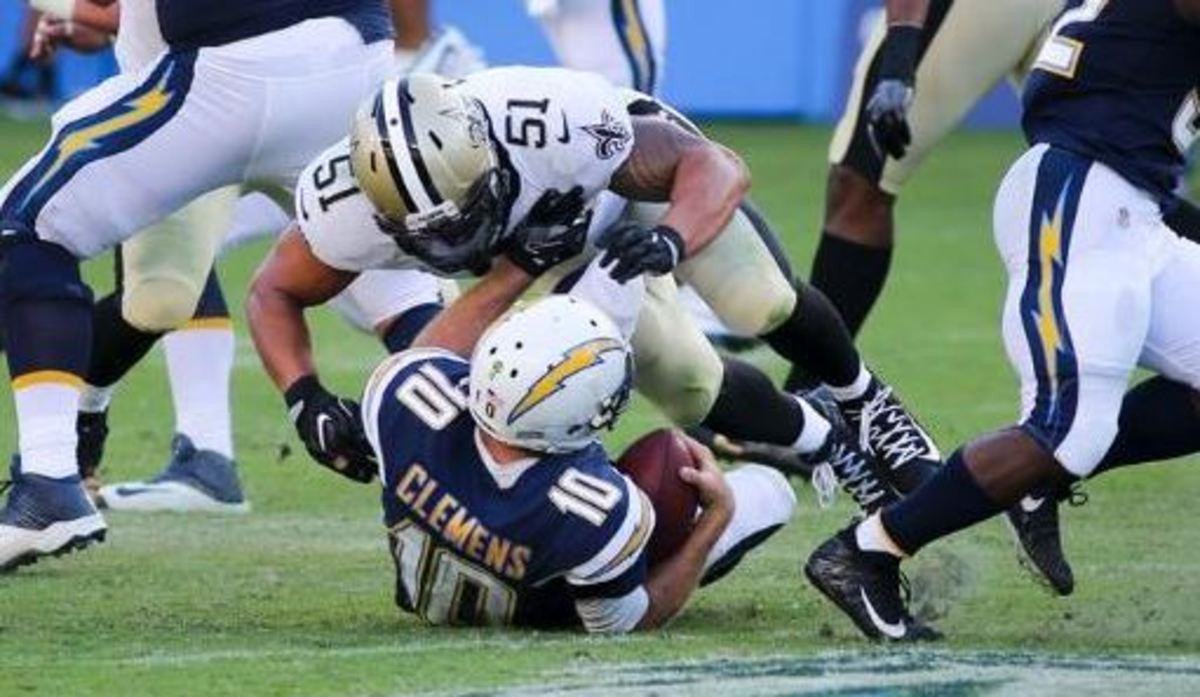 Unbroken and unbowed, Manti Te'o is trying to come back stronger with  Saints, Saints