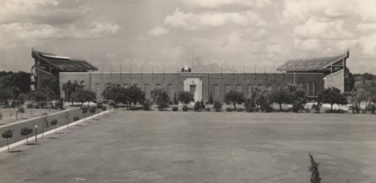 Saints' 1st Ever Win at the Legendary L.A. Memorial Coliseum Sure