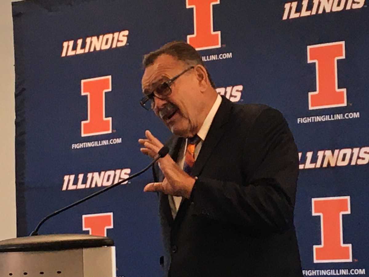 Illinois unveils Butkus statue outside football center