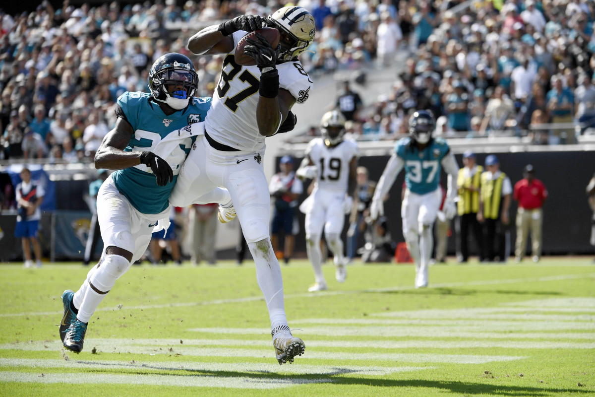 Saints' Demario Davis fined for illegal hit on Jaguars TE Geoff Swaim