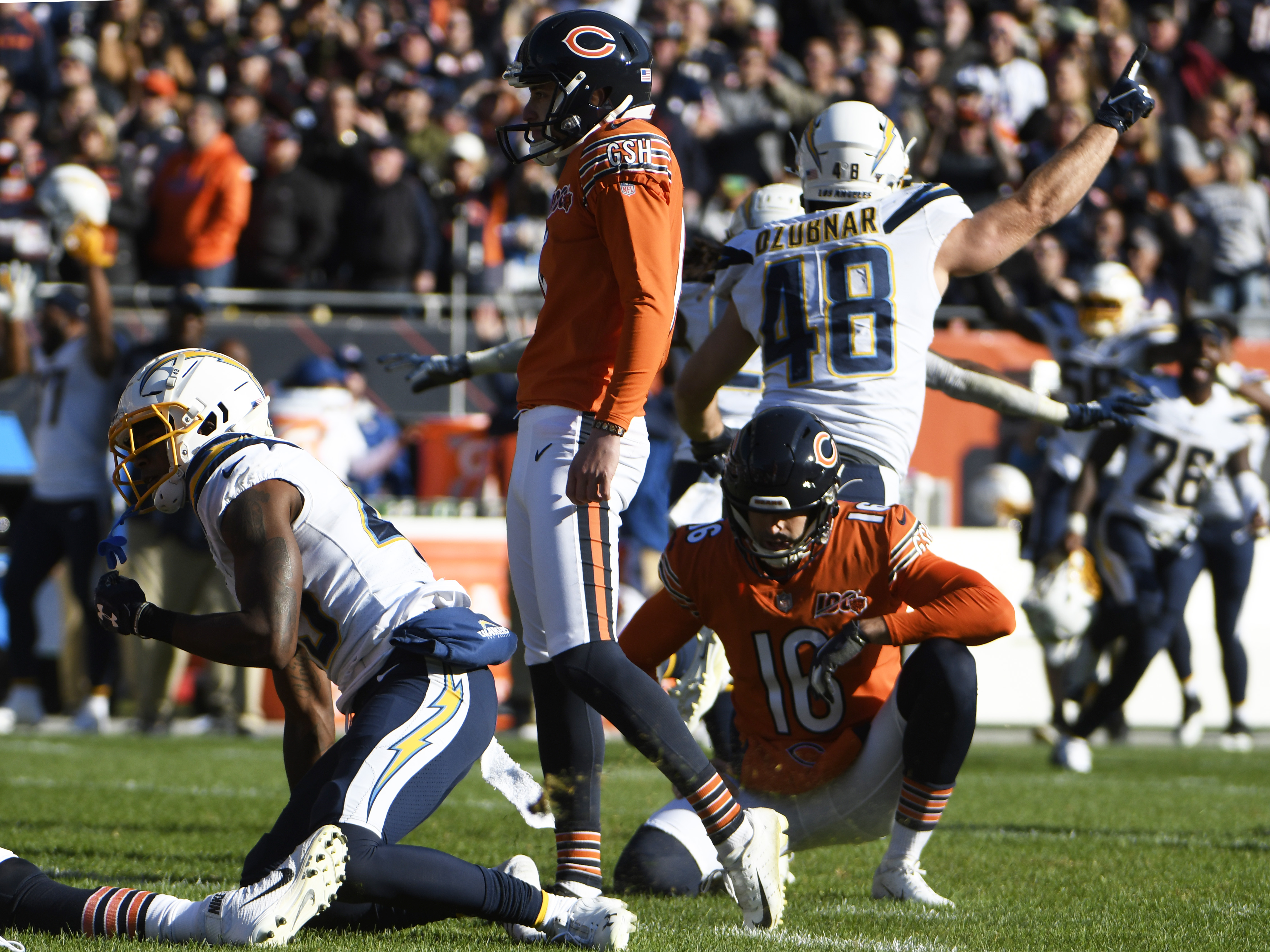 Rivers, Chargers beat Bears 17-16 after Pineiro misses FG