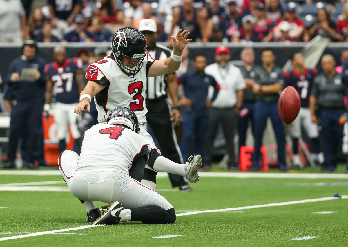 Unhappy with kickers, Falcons recall 44-year-old Matt Bryant