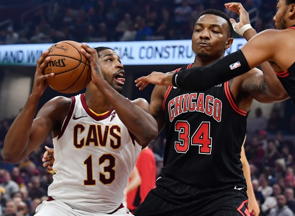 Cavaliers center Tristan Thompson eyes a shot vs. the Bulls.