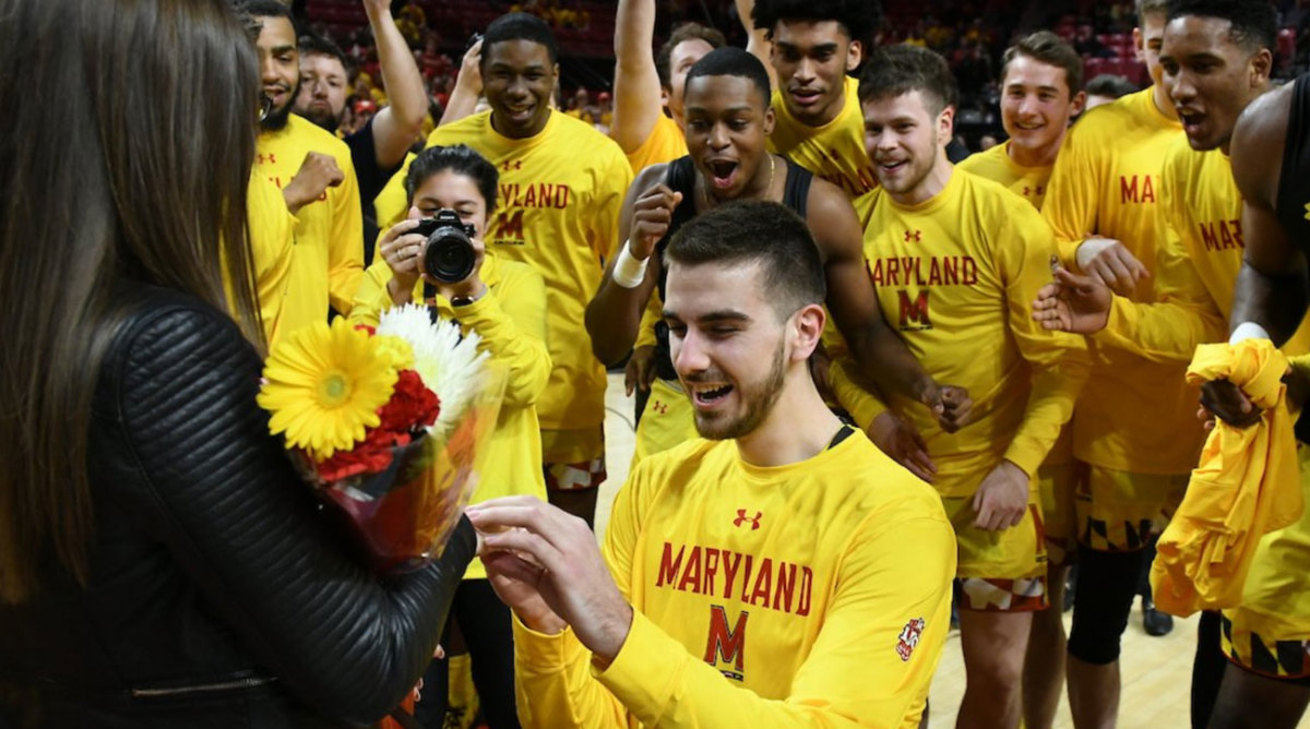 Maryland senior Ivan Bender proposes to girlfriend (video) - Sports ...