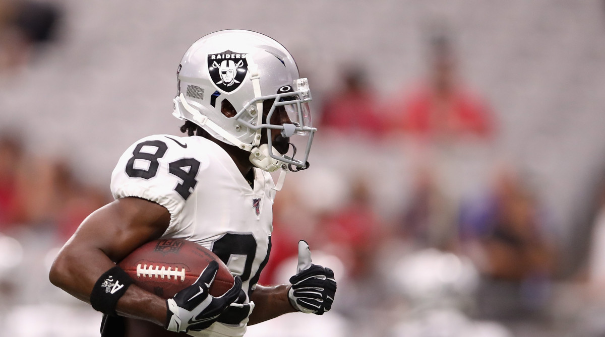 NFL brings hammer down on Raiders' Antonio Brown helmet gripe 