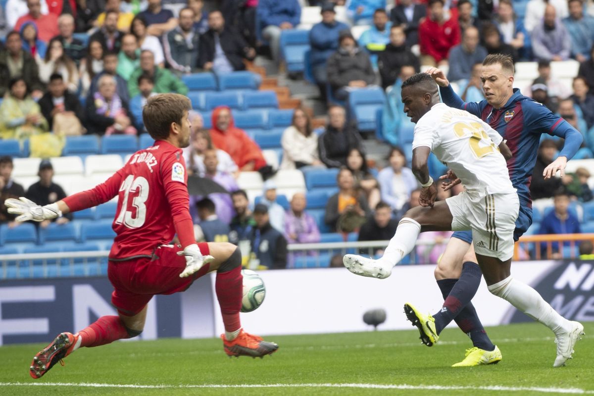 fbl-esp-liga-real-madrid-levante-5d88b29a74110e141b000001.jpg