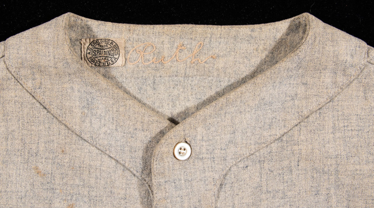 Babe Ruth's 1938 NY World's Fair worn uniform sells for $227,854 - Sports  Collectors Digest