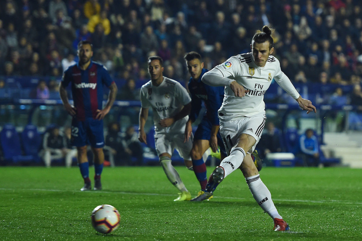 levante-ud-v-real-madrid-cf-la-liga-5c73b37ead4cd27a9d000003.jpg