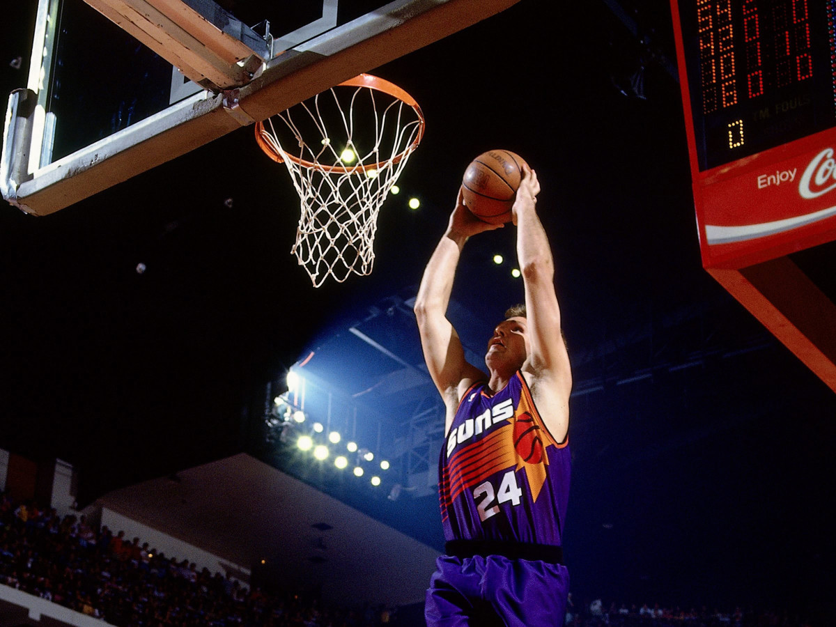 Phoenix Suns player and commentator Tom Chambers