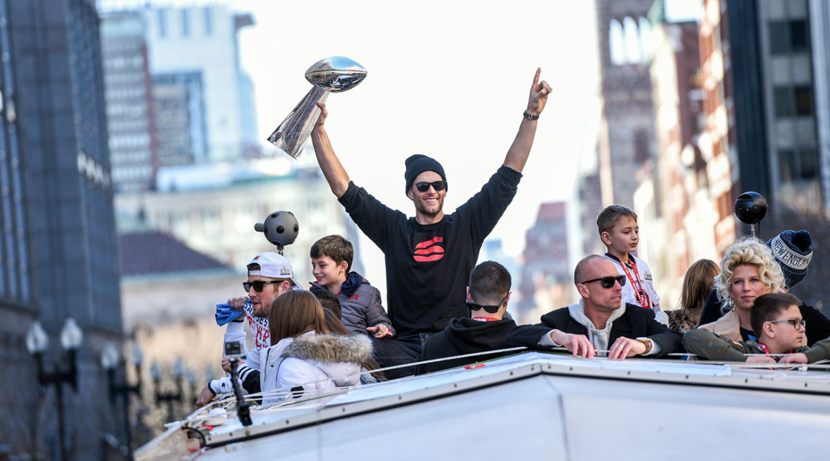 Tom Brady contract extension: Patriots sign QB to two-year extension ...