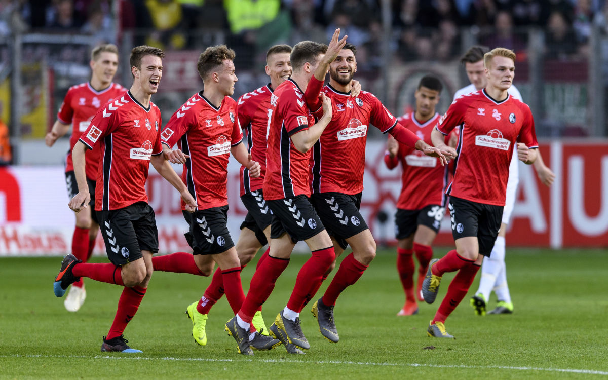 sport-club-freiburg-v-fc-augsburg-bundesliga-5c753e676235b97ab8000001.jpg