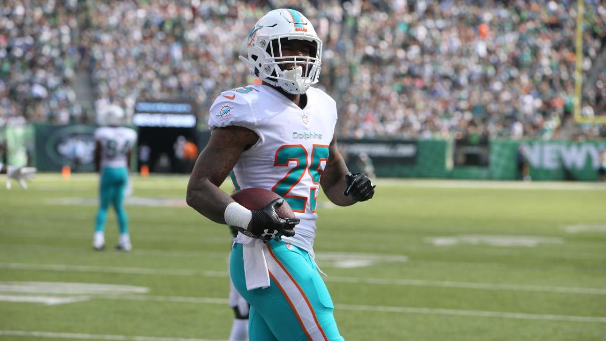 Xavien Howard: Contract extension shows value of cornerbacks - Sports Illustrated