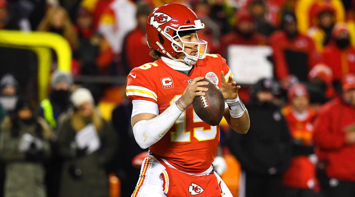 Is Patrick Mahomes' father the retired MLB player? - DraftKings Network