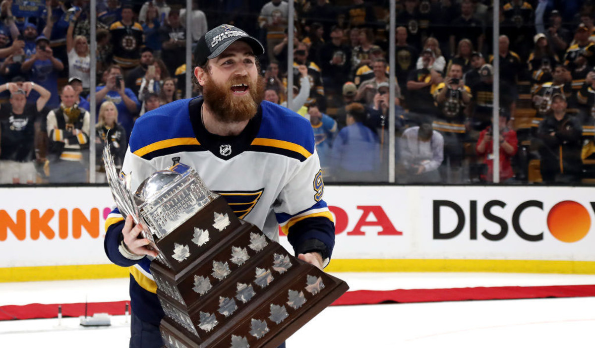 ryan-o-reilly-blues-conn-smythe-winner-played-with-cracked-rib