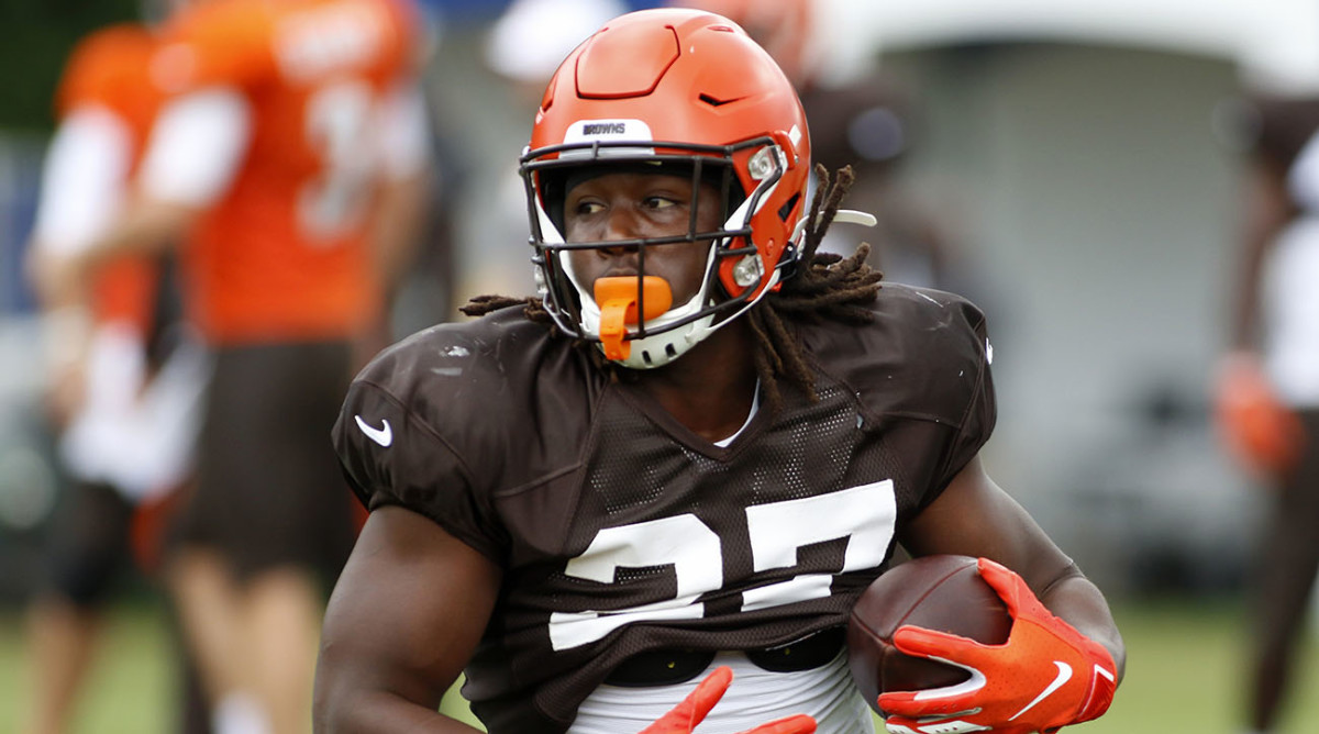 Browns' Kareem Hunt cleared to practice during suspension