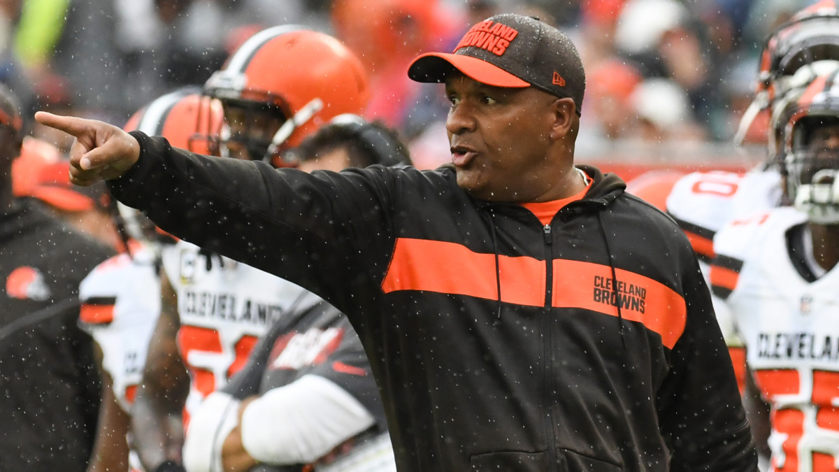 Cleveland Browns: Hue Jackson nearing 40-year record for futility