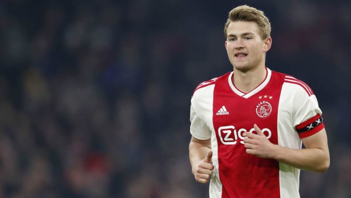 Matthijs De Ligt: Ajax defender plays down Barcelona speculation ...