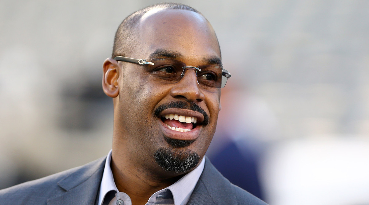 Donovan McNabb to be inducted into QB Hall of Fame