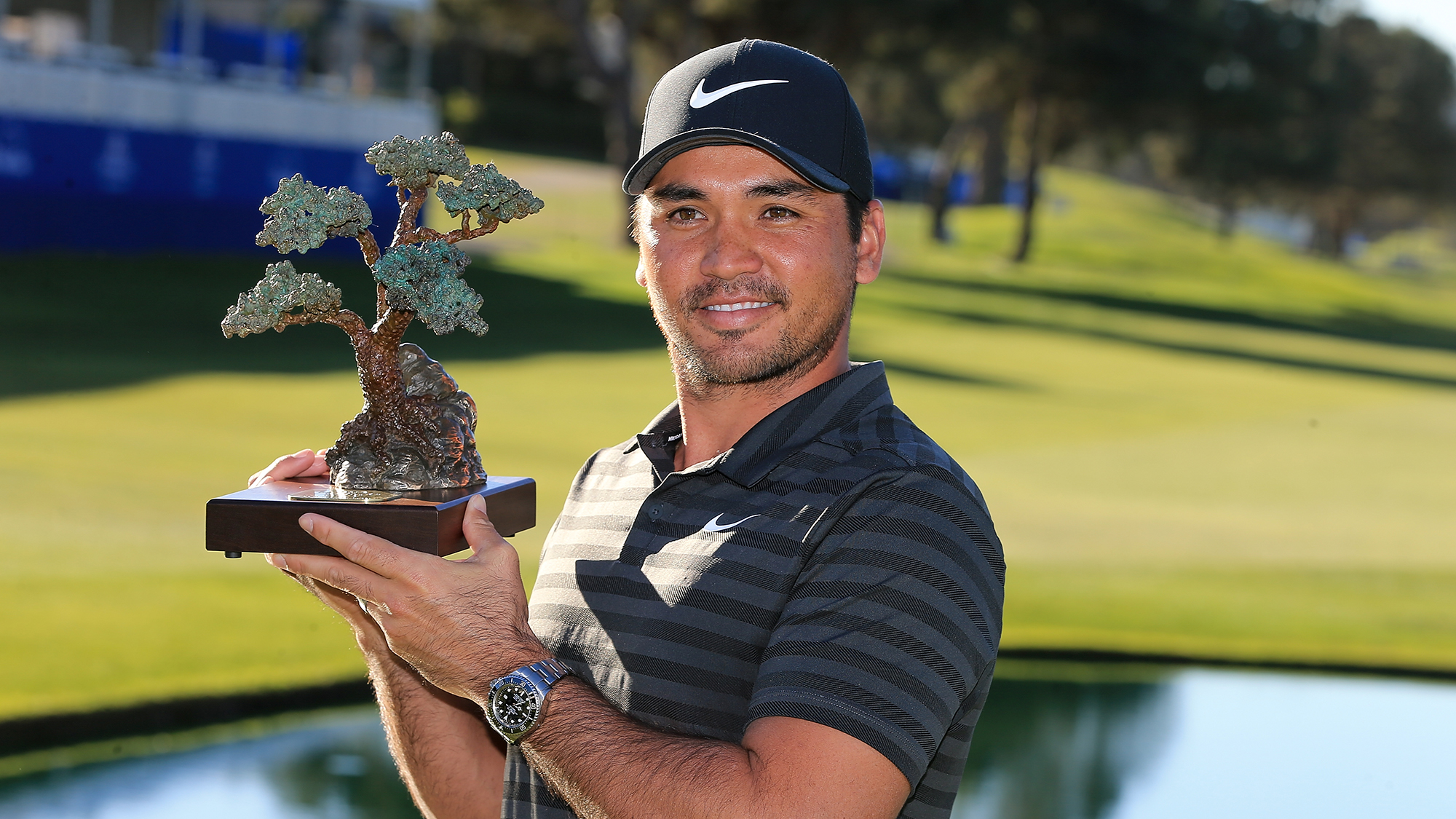 leaderboard at farmers insurance open