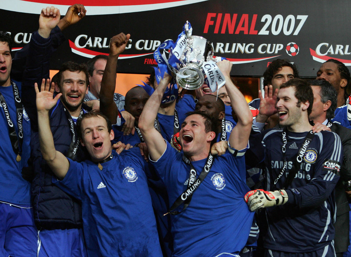 chelsea-s-frank-lampard-lifts-the-englis-5cecf4a68110f5f1d4000001.jpg