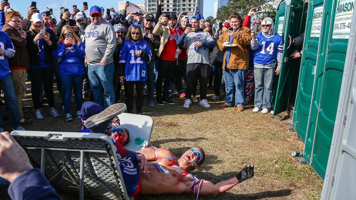 Buffalo Bills at Houston Texas: Photos of fans tailgating