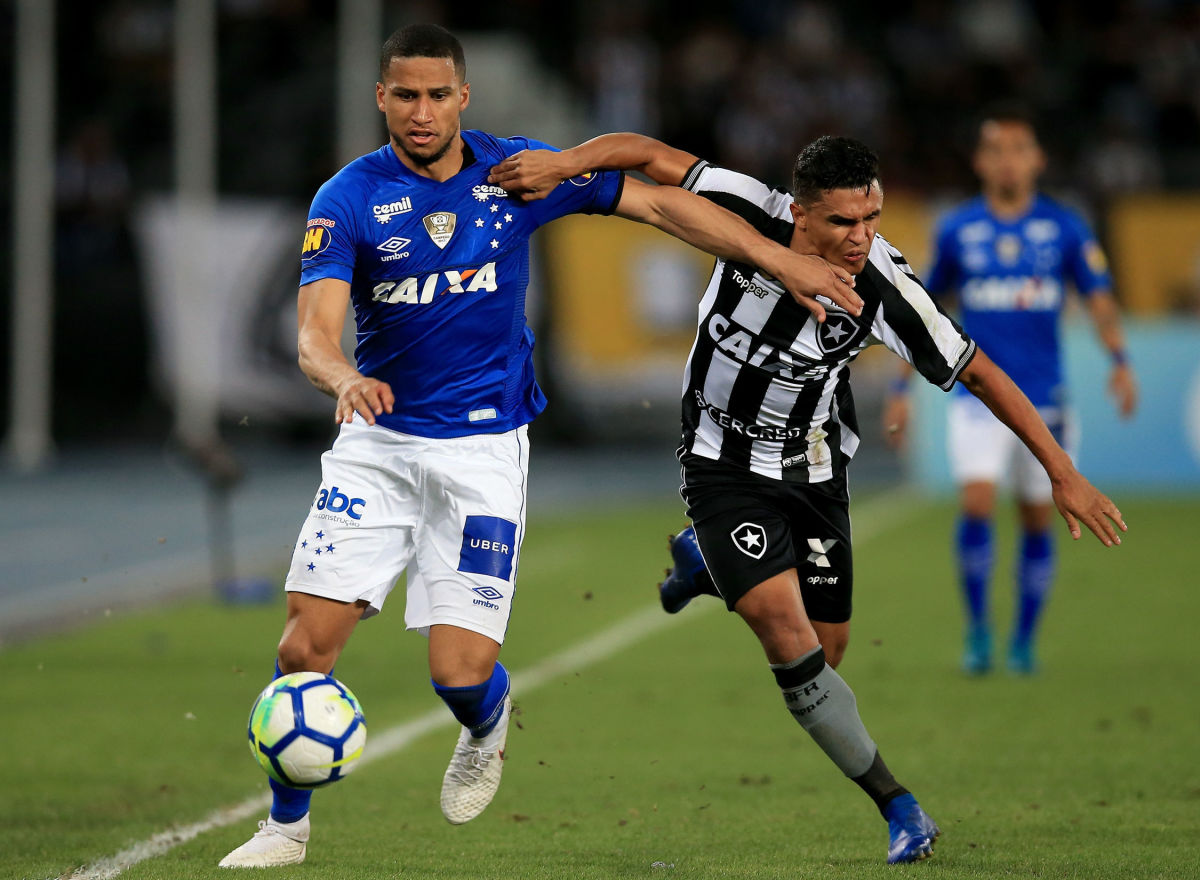 botafogo-v-cruzeiro-brasileirao-series-a-2018-5d70dfa8143fb2a55a000001.jpg