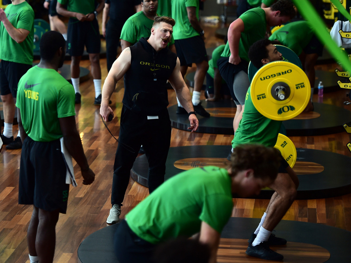 What do strength and conditioning coaches do?