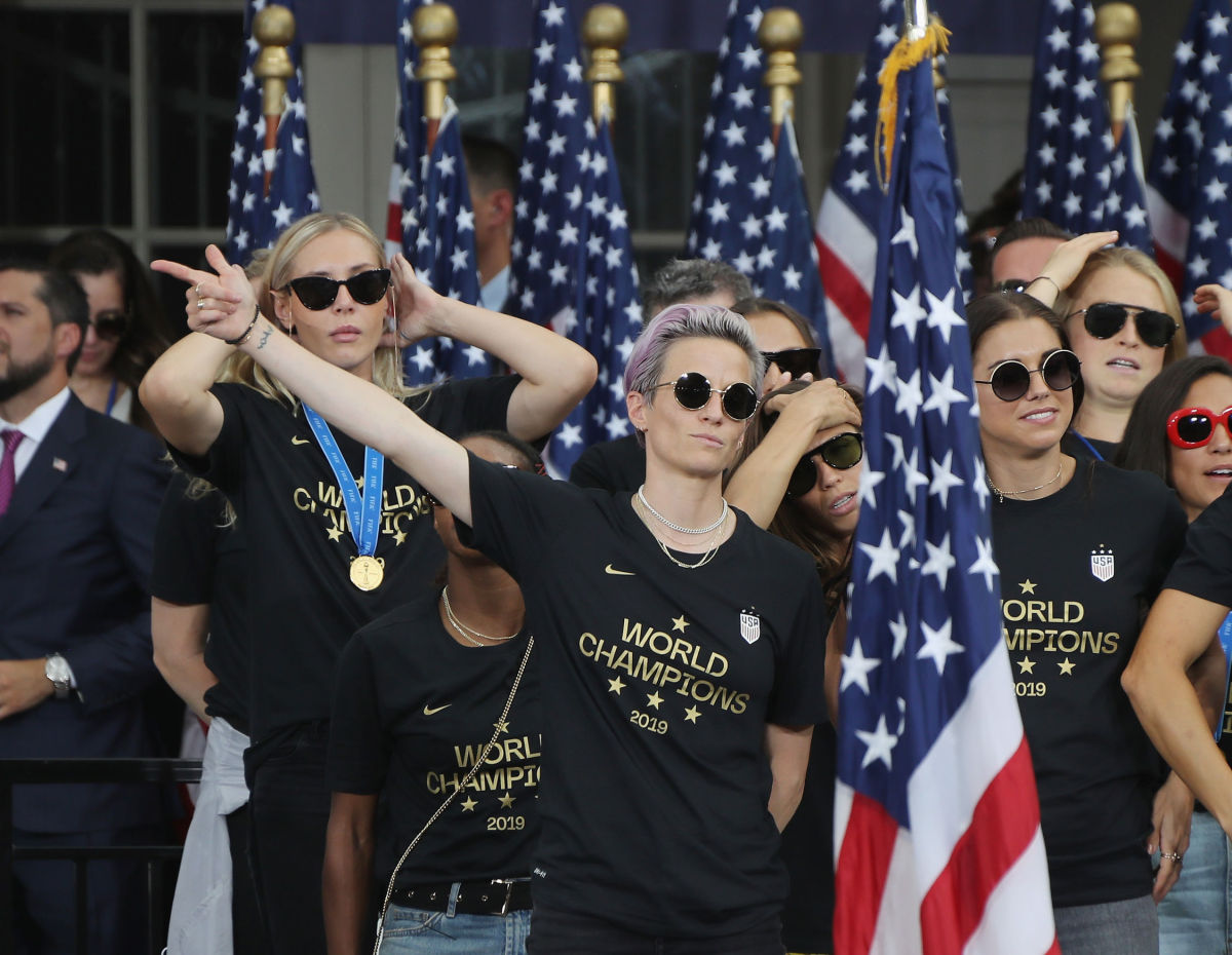 the-u-s-women-s-national-soccer-team-victory-parade-and-city-hall-ceremony-5d2758c168d609ff4e000001.jpg