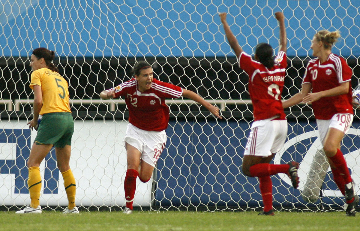 canada-s-christine-sinclair-c-celebrat-5cf3f0575fba3b8eb5000003.jpg