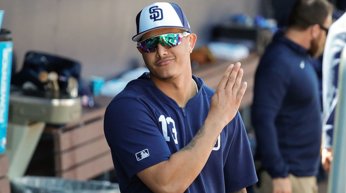 Machado makes spring training debut with Padres