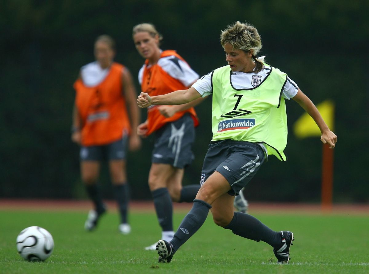 england-women-prepare-for-the-fifa-2007-world-cup-in-china-5c728ee5dd4bc715a7000001.jpg