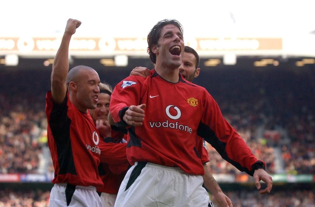 Manchester United legend Ruud van Nistelrooy the 'leading candidate for  PSV' job