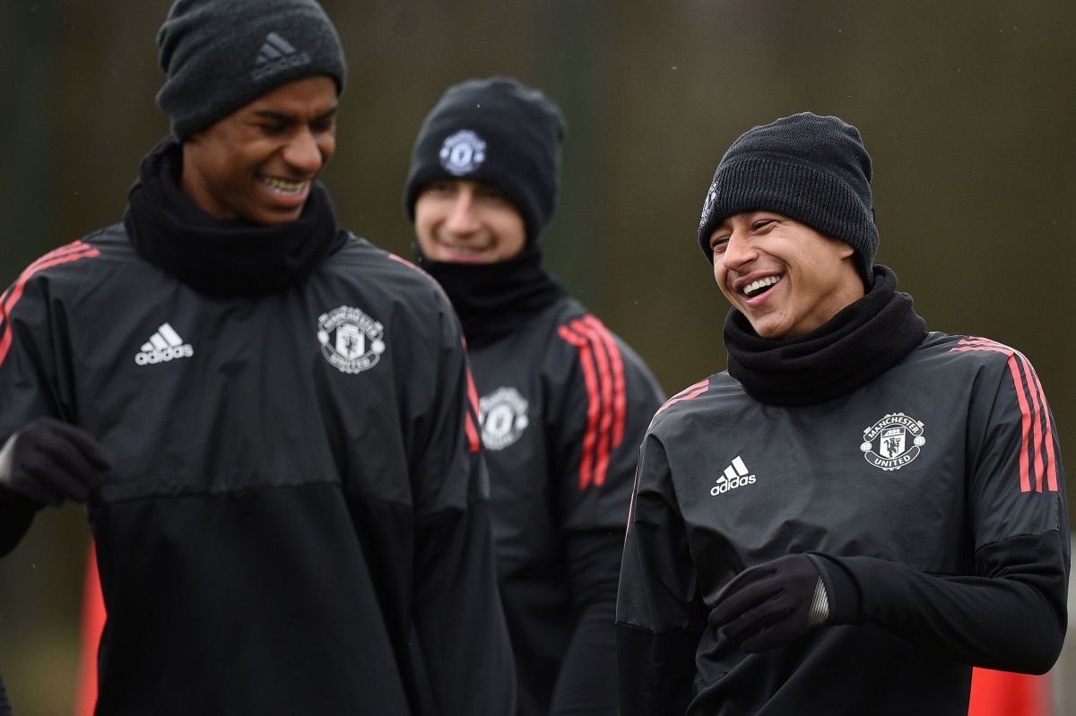 fbl-eur-c1-man-utd-training-5af200ee7134f627b5000001.jpg